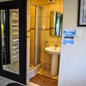 https://amakhaya-cape-town.hotels-capetown.com